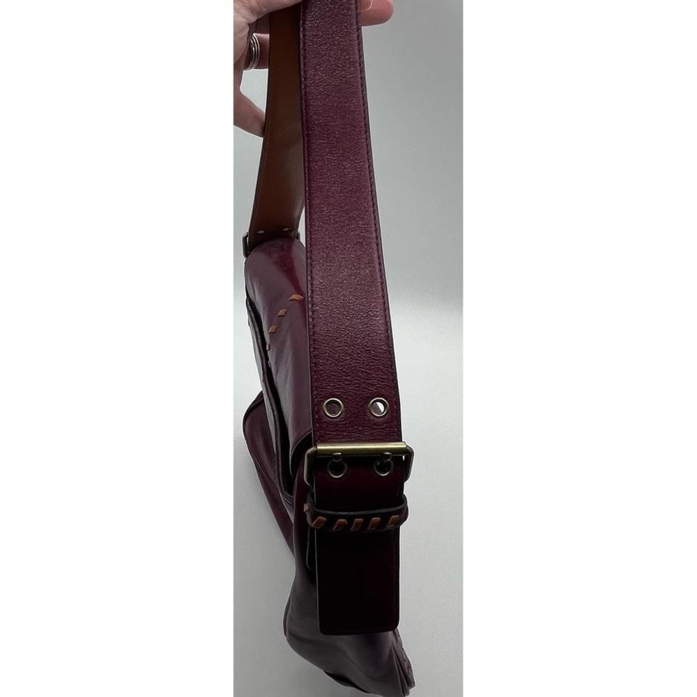 Hype Burgundy Leather Messenger Bag –‎ Cutout Floral Design – Adjustable Strap - Picture 4 of 8